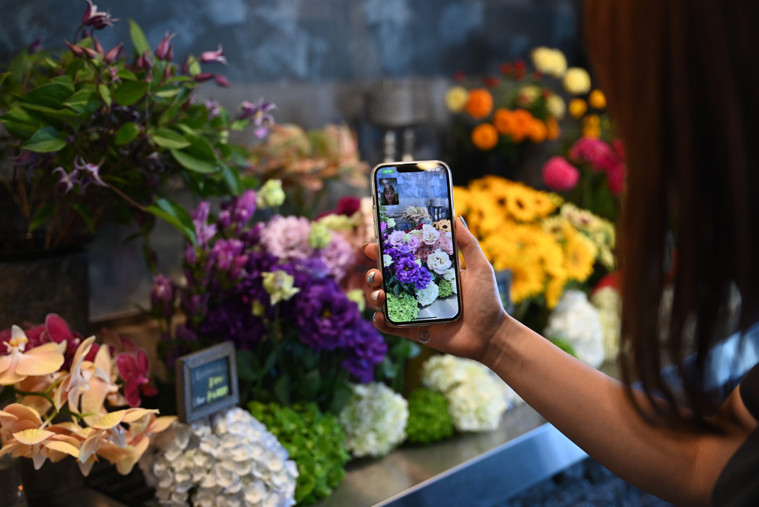 家にいながらお店の花が買える【業界初】LINEビデオ通話フラワーマルシェ！